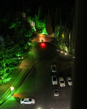 Geceleme otelde otopark.