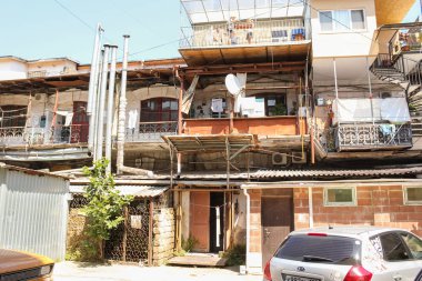 Eski Yalta avluda kısa süreli kirada oturmak.