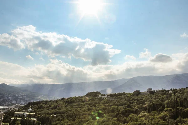 Zon over de bergen. — Stockfoto