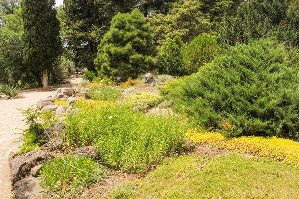 Çok renkli park tesisleri.