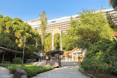 Hayvanat bahçesinde otel.