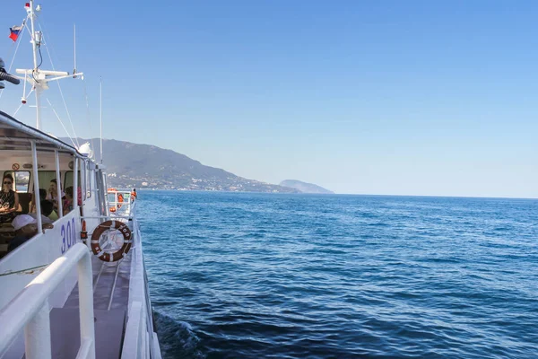 Geminin kıyıya gidiş.