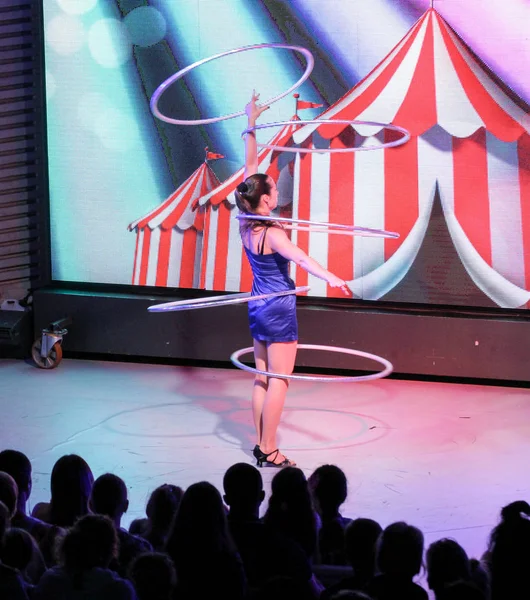 Solist Sahne Alanı'nda basketbol.