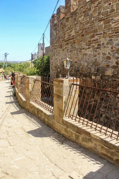 Fence at the serf moat. — Stock Photo, Image