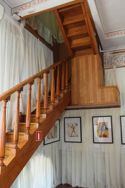 Wooden staircase to the second floor. — Stock Photo, Image