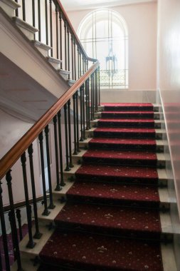 Merdiven Küpeşte ile.