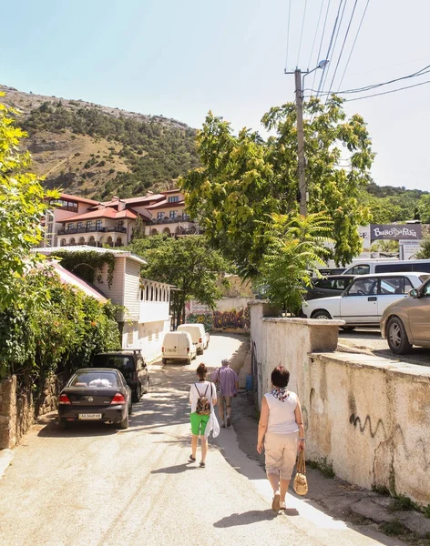 Caddenin Güney bitkiler.