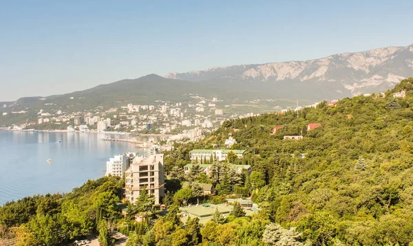 Sunny Yalta coast. — Stock Photo, Image