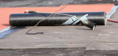 Bir rulo üzerinde brülör.