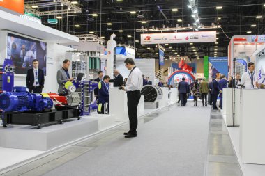 İnsanlar gaz Forum.