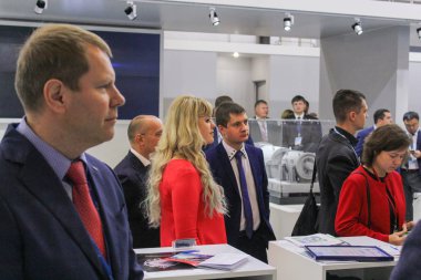 Kadınlar arasında Sergisi.