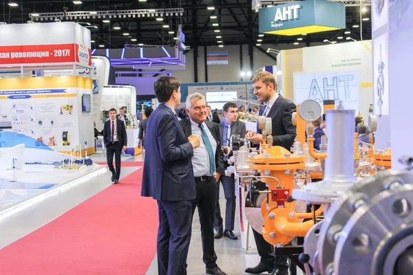 Ekipman yakın kişi.