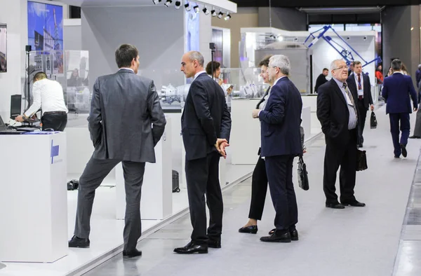 Empresarios en el foro . — Foto de Stock