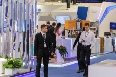 İnsanlar gaz Forum.