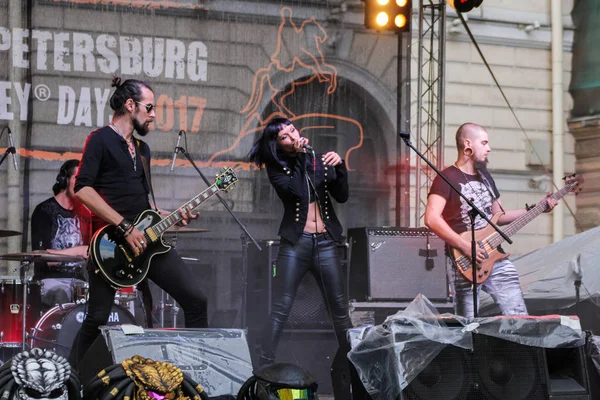 Banda de rock no palco. — Fotografia de Stock