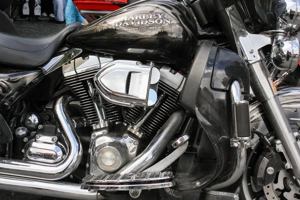 Хромированные детали двигателя мотоцикла . — стоковое фото