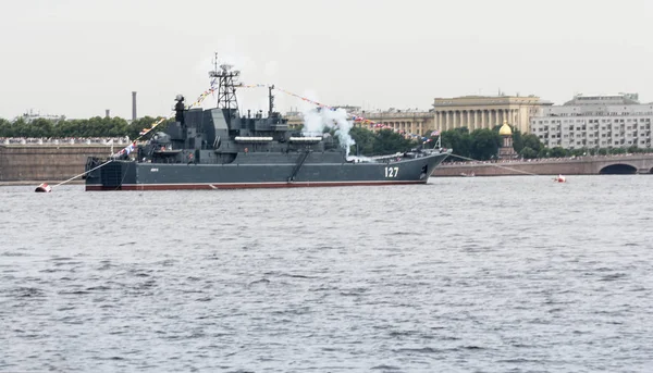 Gemi Güverte üzerinde duman.