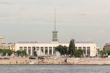Lenin Meydanı Finlandiya tren istasyonu.