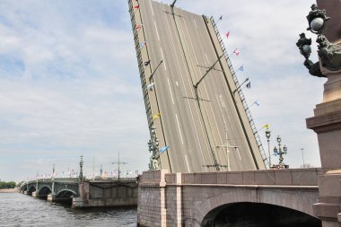 Boşanmış Trinity Köprüsü.
