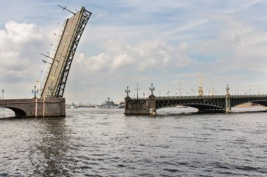 Açık Trinity Köprüsü.