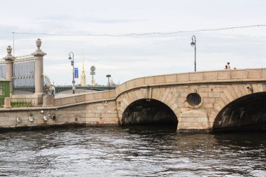 Fontanka köprüde.