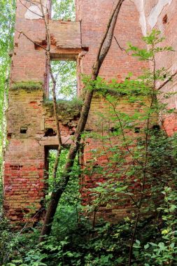 Harap eski duvarlar.