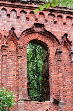 Antik bas-reliefs tuğla yaptı.