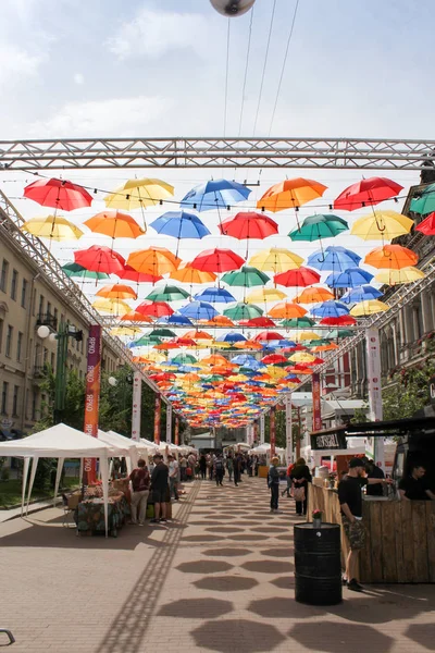 Фестиваль зонтов на улице . — стоковое фото
