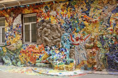 Evin duvarındaki Mozaik.