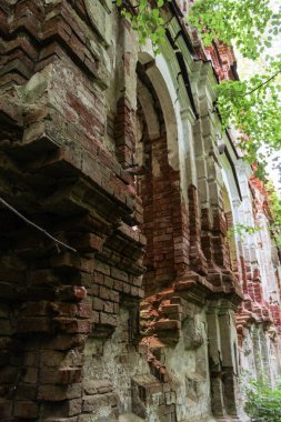 Hasarlı antik duvarlar.