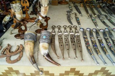 Hediyelik eşya ile counter.