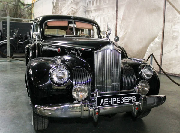 Retro-Auto auf der Ausstellung. — Stockfoto