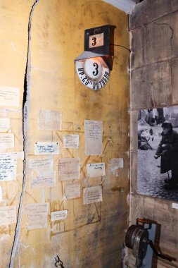 Fuar reklam kuşatılmış Leningrad duvardaki.