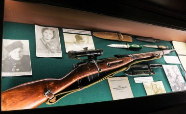 Bir optik görme karabina.