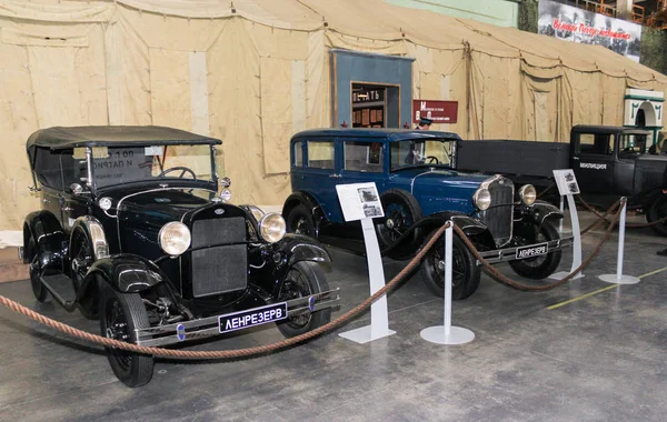 Carros retro da polícia dos anos de guerra . — Fotografia de Stock