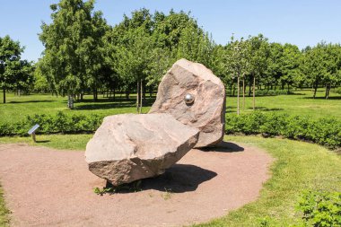 Ezilmiş granit Anıtı.