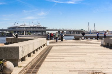 St. Petersburg, Rusya - 15 Haziran 2017. Park St Petersburg 300 yıl yaz aylarında türleri.