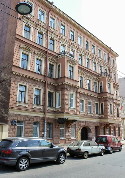 Oud huis langs Pisarev straat. — Stockfoto