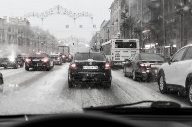 Şehir merkezinde blizzard.