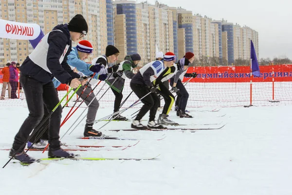 Město lyžařské závody. — Stock fotografie