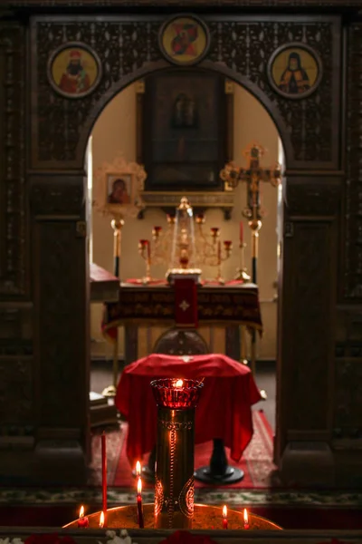 Fuego de Pascua en el altar . — Foto de Stock