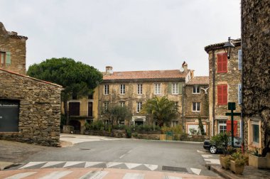 Şehir kavşağında düzen.