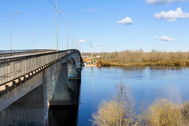 Nehir üzerinde yeni bir köprünün inşaatı başlıyor. Volkhov Nehri üzerinde bir motor köprüsü inşa edilmeye başlandı.