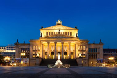 Gendarmenmarkt, Berlin, Alman ünlü bir meydanda Konzerthaus