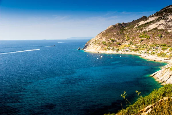 Mar da ilha de Elba perto de Chiessi — Fotografia de Stock