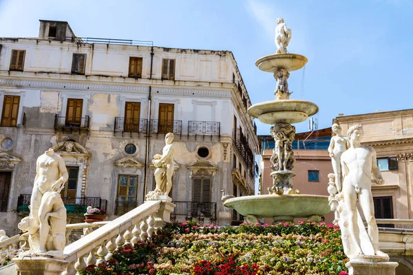 Der prätorianische brunnen in palermo, italien — Stockfoto