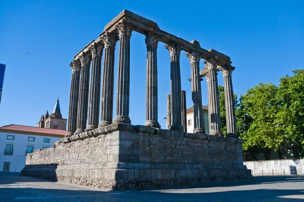 Romerskt tempel i Évora, portugal — Stockfoto