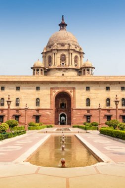 Bakanlıklar Rashtrapati Bhavan, Pr resmi ev yakınındaki