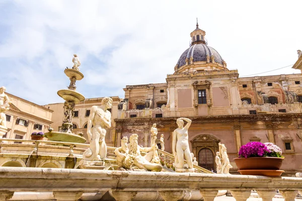 La Fuente Pretoriana en Palermo, Italia — Foto de Stock