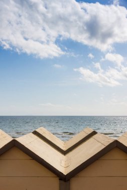 Banyo kulübelerde Follonica waterfront, İtalya